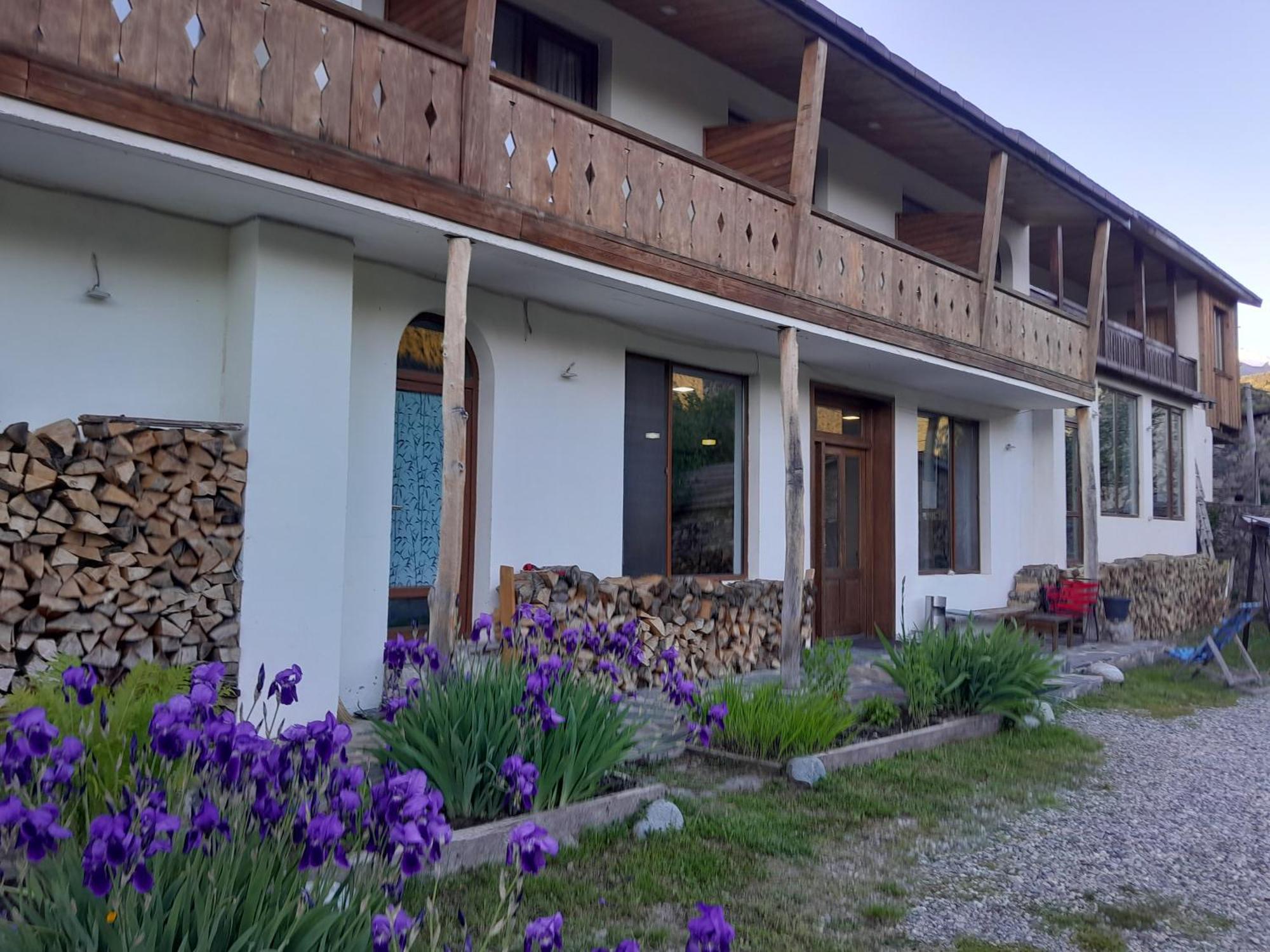 Bapsha Guesthouse Mestia Exterior photo
